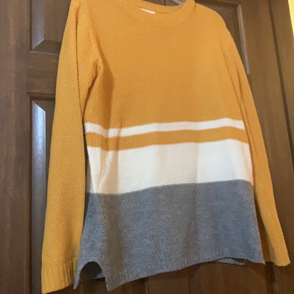 Be Cool Knitted Sweater Like New - Picture 2 of 4